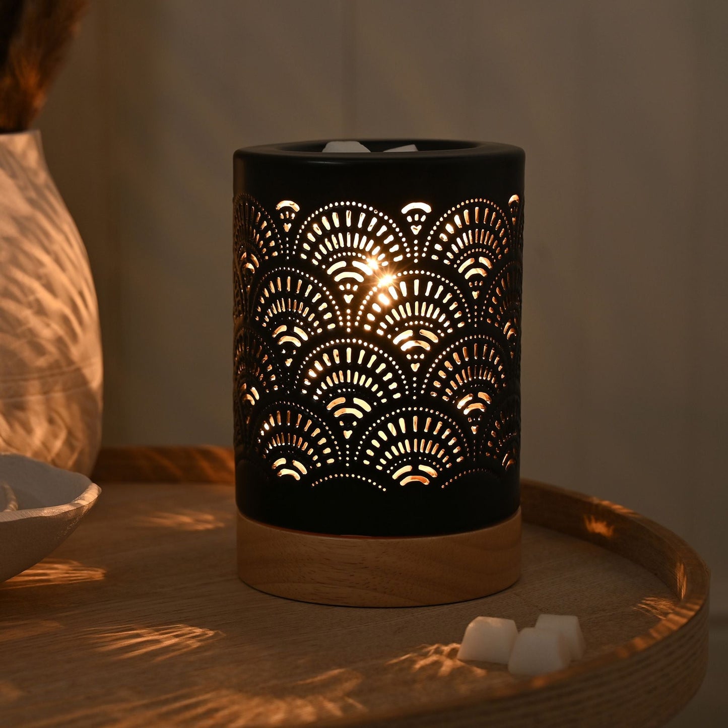 Hestia Black Lace Aroma Lamp