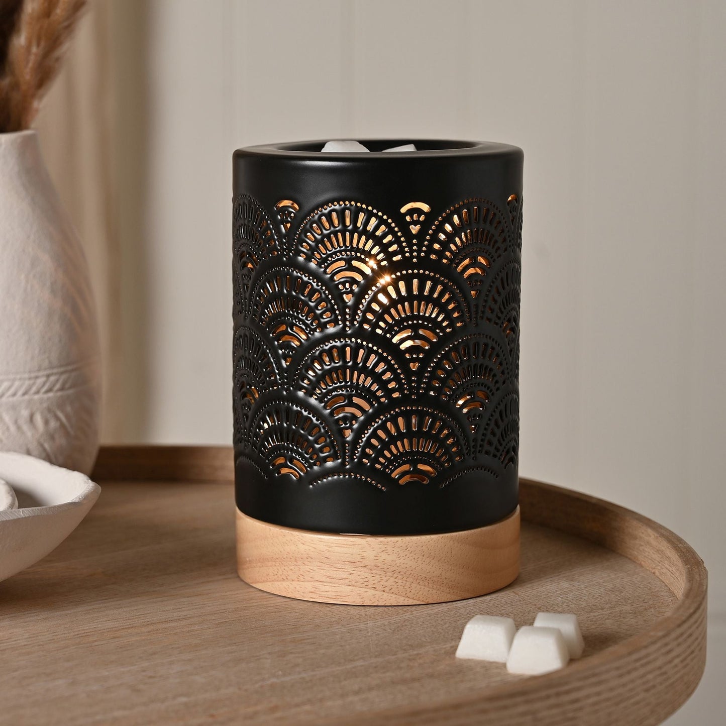 Hestia Black Lace Aroma Lamp